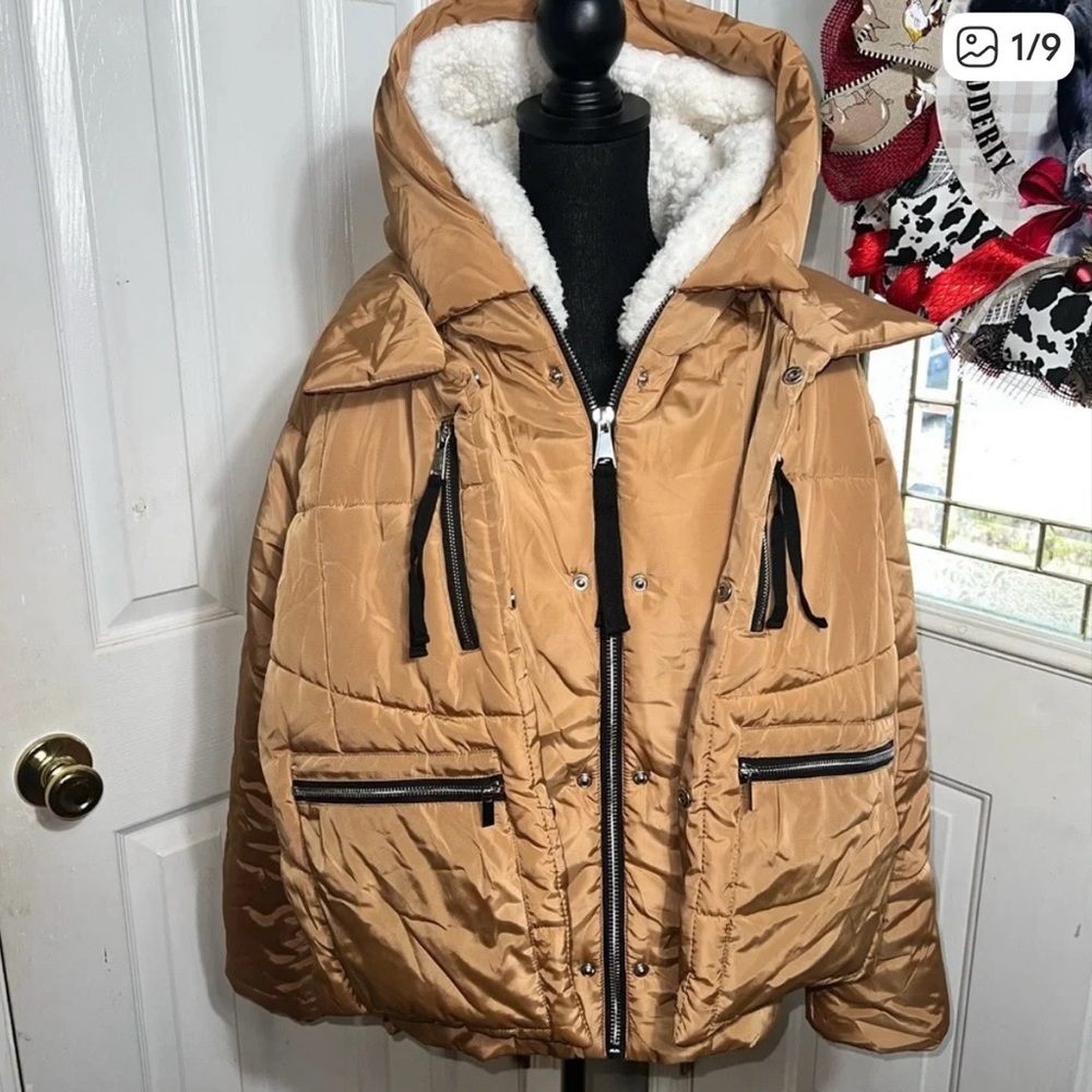 7 For All Mankind Jacket with Sherpa Lined
Hood size Medium